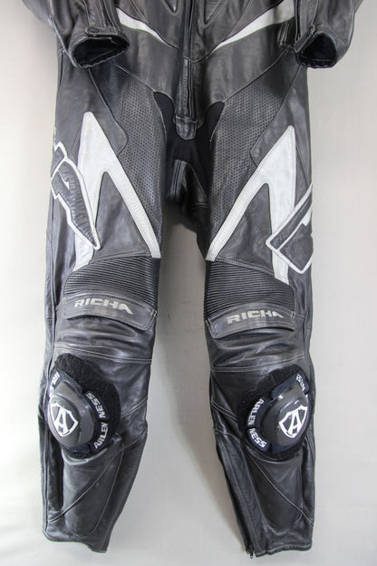 RICHA 1PIECE BLACK & SILVER LEATHER BIKER SUIT + CE ARMOUR & KNEE SLIDERS 46-48"