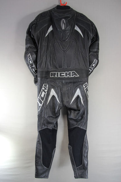 RICHA 1PIECE BLACK & SILVER LEATHER BIKER SUIT + CE ARMOUR & KNEE SLIDERS 46-48"
