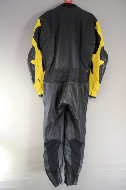 TRIUMPH BRITISH MADE 1 PIECE BLACK & YELLOW LEATHER BIKER SUIT + CE ARMOUR 46 IN