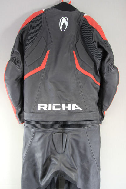 RICHA 2 PIECE BLACK & RED LEATHER BIKER SUIT WITH CE ARMOUR CHEST 42"/WAIST 32"