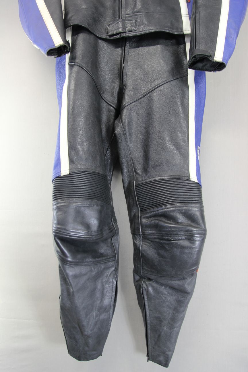 HEIN GERICKE 2 PIECE BLACK, BLUE & WHITE LEATHER BIKER SUIT + CE ARMOUR 42 INCH