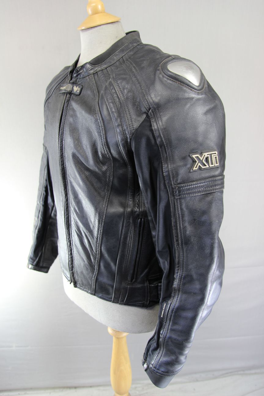 FRANK THOMAS XTI TITANIUM BLACK LEATHER BIKER JKT + CE ARMOUR/THERMAL LINING 40"