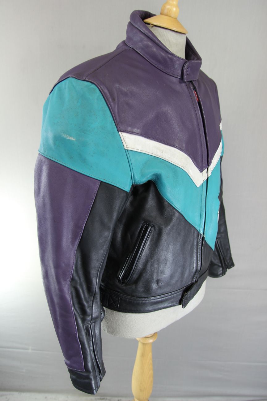 VINTAGE POLO SPORTS PURPLE, BLACK, TURQUOISE & WHITE LEATHER BIKER JACKET 40 IN