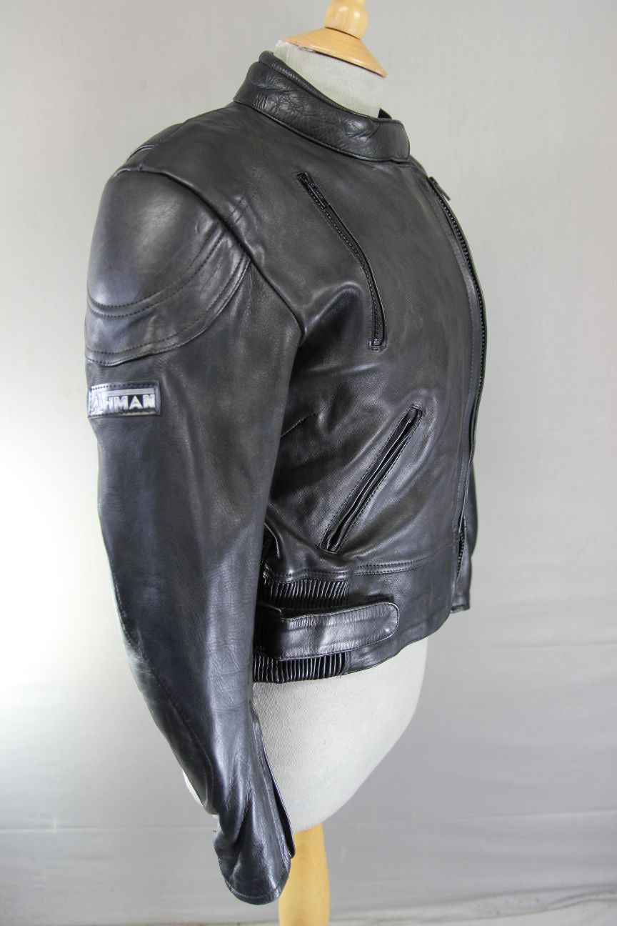 ASHMAN BLACK COWHIDE LEATHER BIKER JACKET WITH REMOVABLE PROTECTORS: SIZE 12