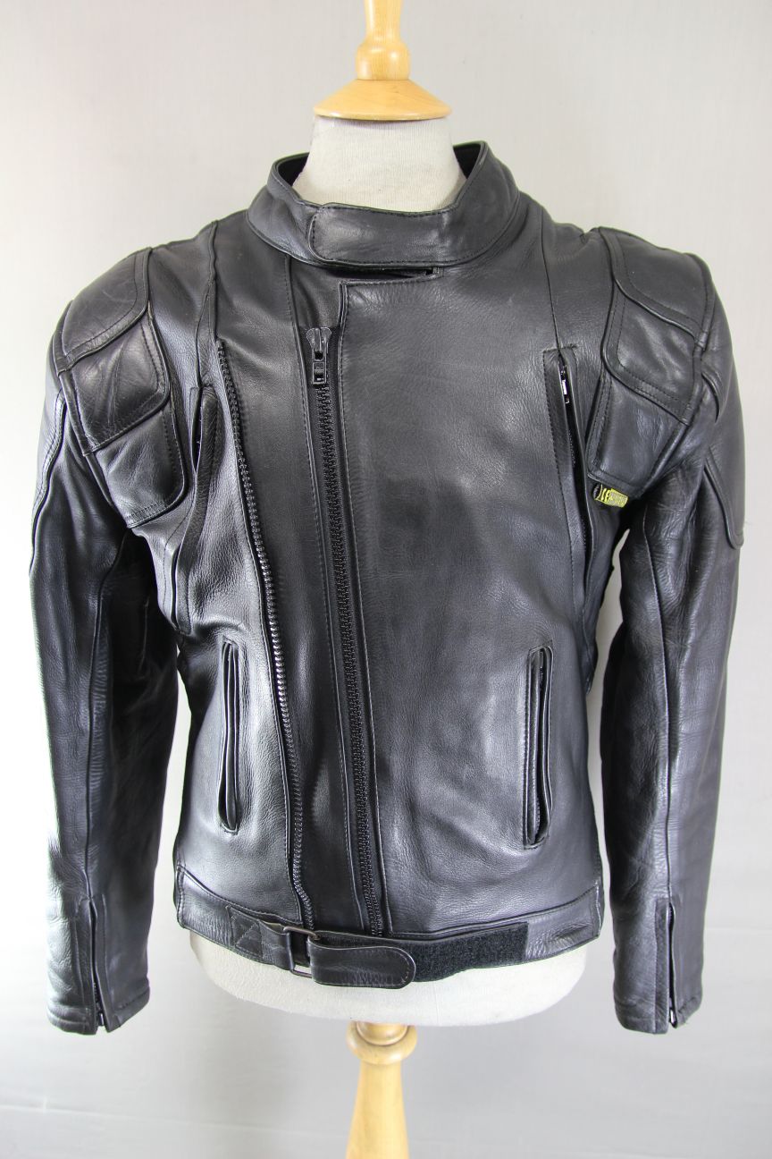 OSX BLACK LEATHER BIKER JACKET WITH REMOVABLE CE ARMOUR 42-44 INCH CHEST