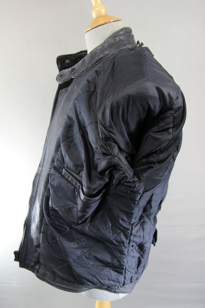 AKITO BLACK LEATHER BIKER JACKET WITH CE BACK ARMOUR: SIZE 10 32-34 INCH CHEST