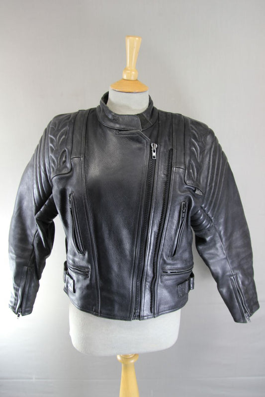 DANNISPORT CLASSIC BLACK COWHIDE LEATHER BIKER JACKET: SIZE 12 34-36 INCH CHEST