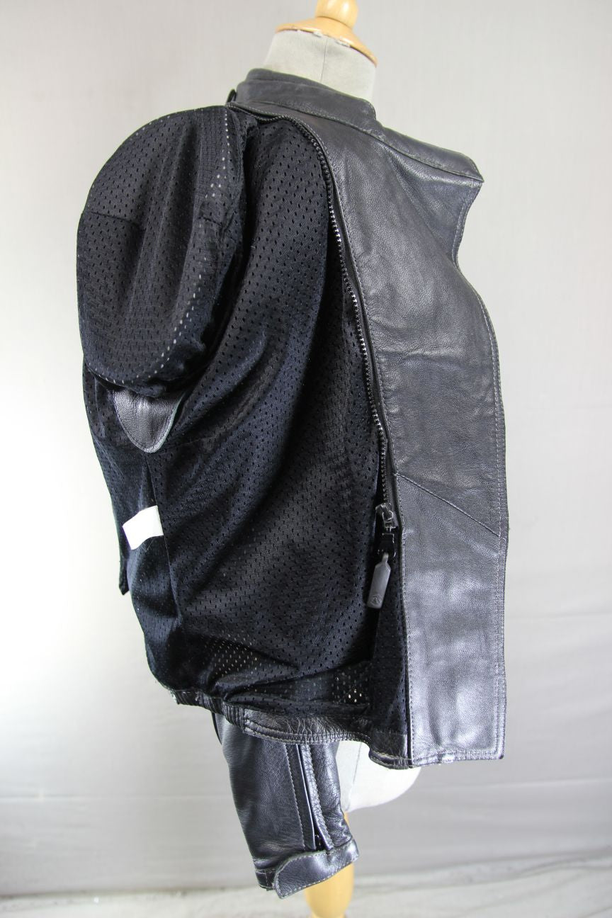 ASHMAN BLACK LEATHER BIKER JACKET WITH BACK, SHOULDER & ELBOW CE ARMOUR: SIZE 12