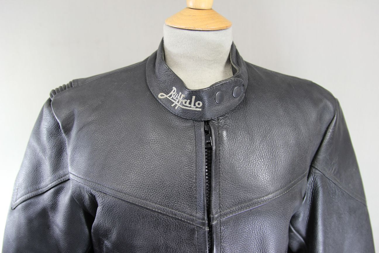 CLASSIC BUFFALO BLACK LEATHER BIKER JACKET: SIZE 16 36-38 INCH CHEST