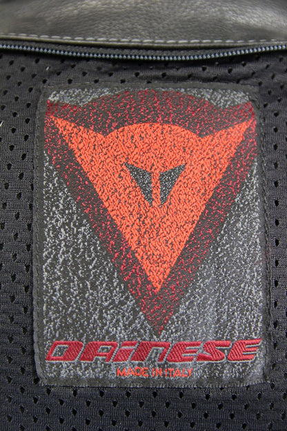 DAINESE BLACK & RED LEATHER BIKER JACKET WITH SHOULDER & ELBOW CE ARMOUR 42 INCH