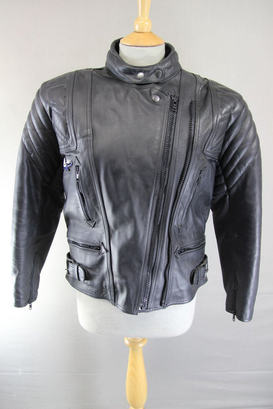AKITO BLACK LEATHER BIKER JACKET WITH CE ARMOUR: SIZE 12 34-36 INCH CHEST