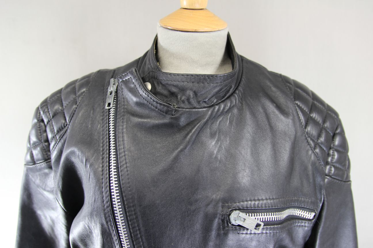 VINTAGE 1970's CLASSIC BLACK LEATHER BIKER JACKET 42 INCH CHEST