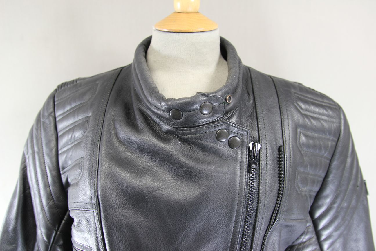 CLASSIC JUST BIKERS BLACK LEATHER COTTON LINED BIKER JACKET: SIZE 16 38-40 INCH