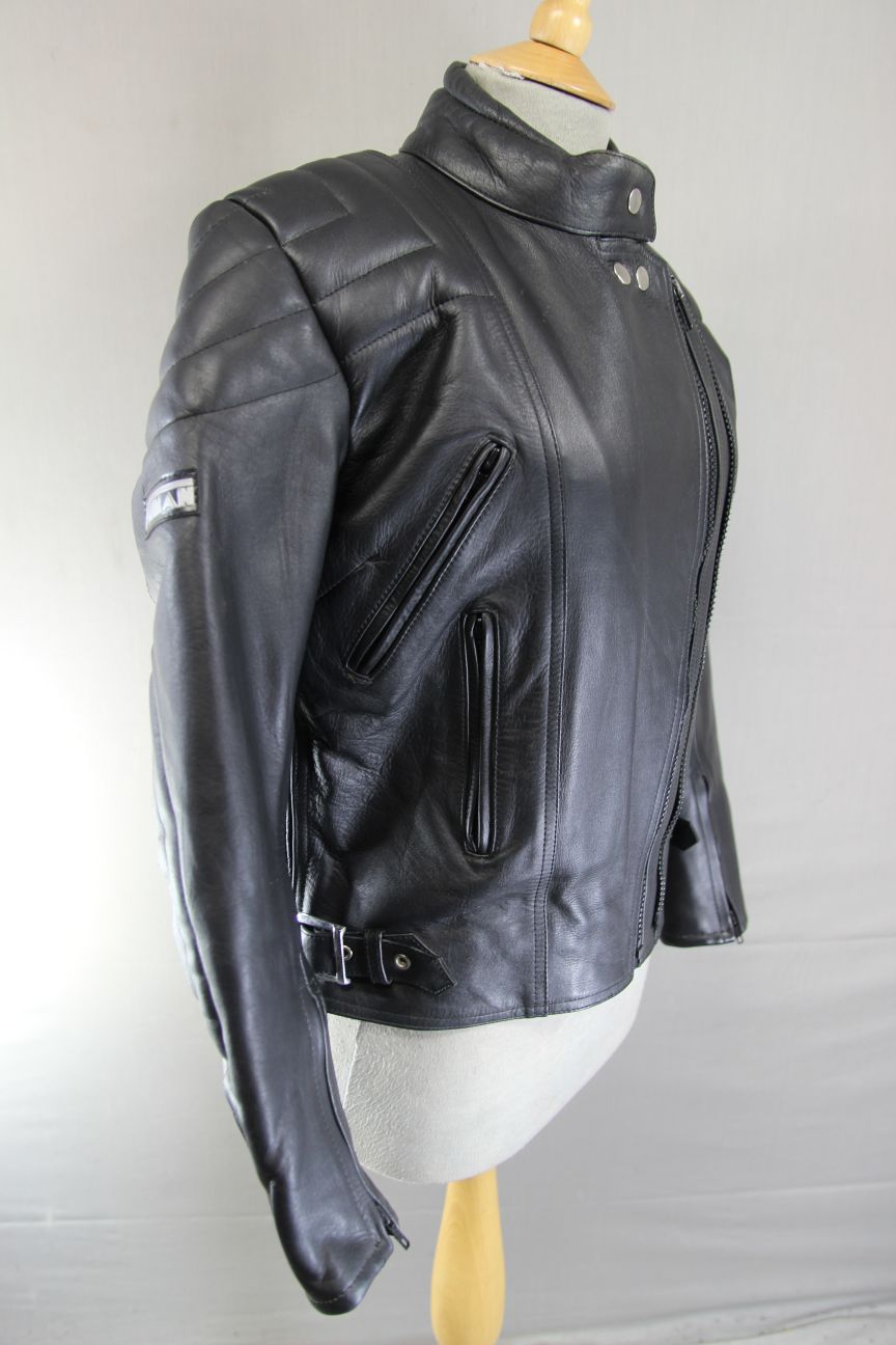 CLASSIC ASHMAN BLACK COWHIDE LEATHER BIKER JACKET: SIZE 14 36-38 INCH