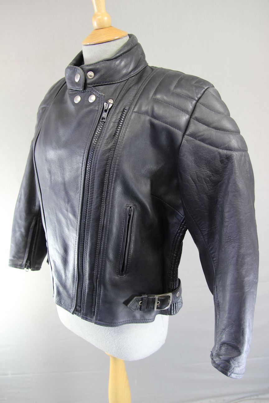 CLASSIC ASHMAN BLACK COWHIDE LEATHER BIKER JACKET: SIZE 16 38-40 INCH