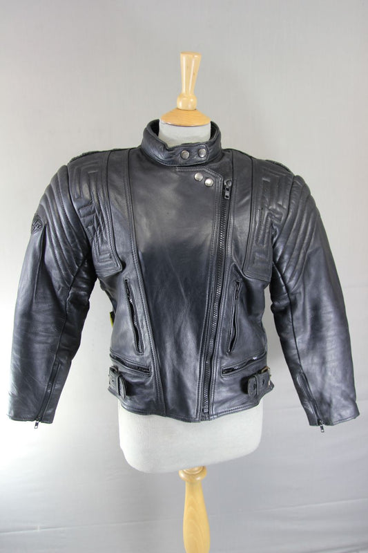 CLASSIC AKITO T-FORCE PLUS BLACK LEATHER BIKER JACKET WITH CE ARMOUR: SIZE 12