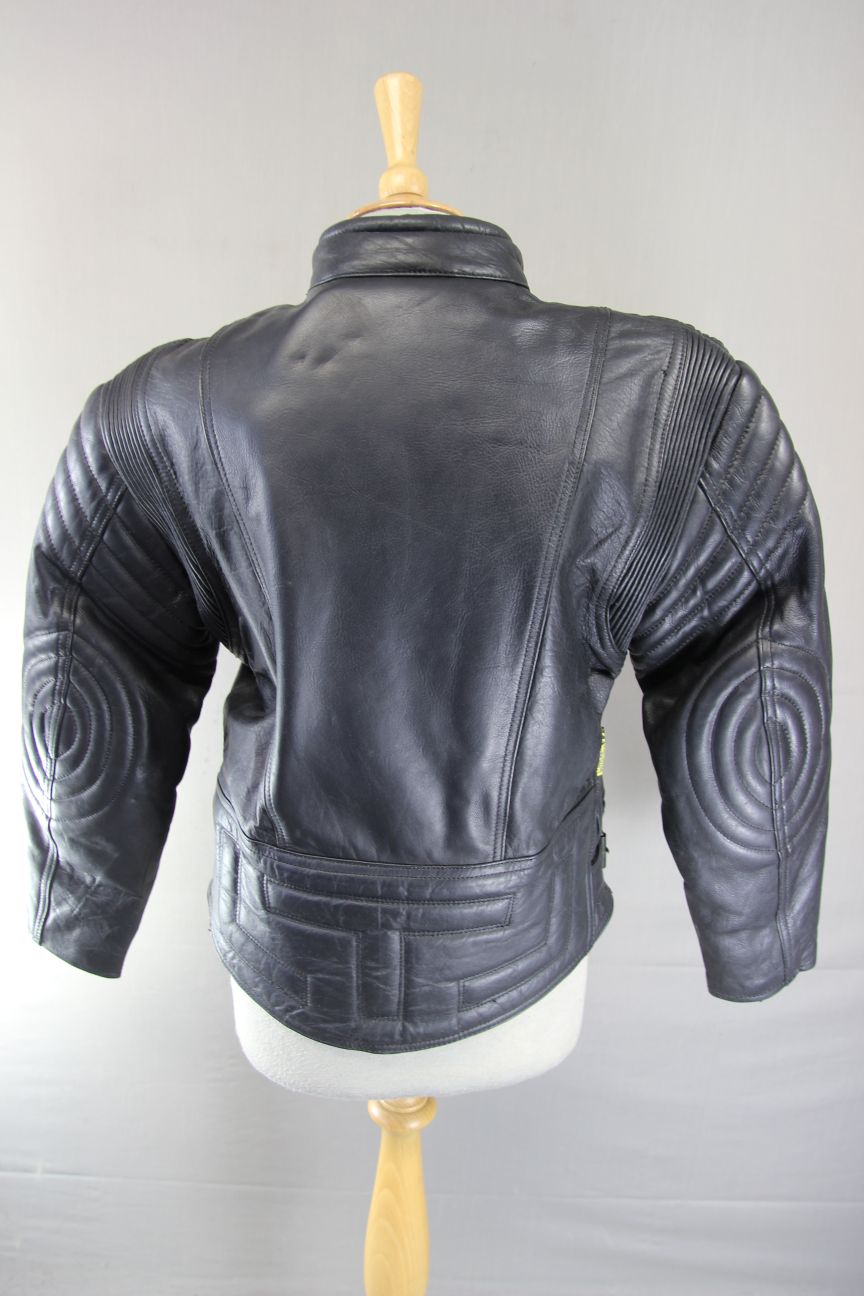CLASSIC AKITO T-FORCE PLUS BLACK LEATHER BIKER JACKET WITH CE ARMOUR: SIZE 12