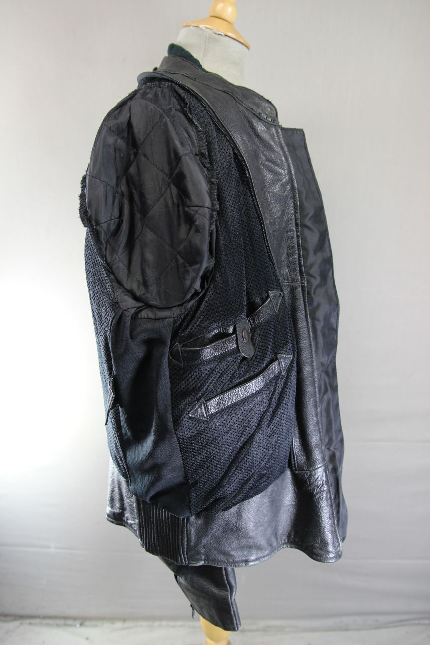 JTS BLACK LEATHER BIKER JACKET WITH REMOVABLE CE ARMOUR SIZE 18/40-42 INCH CHEST