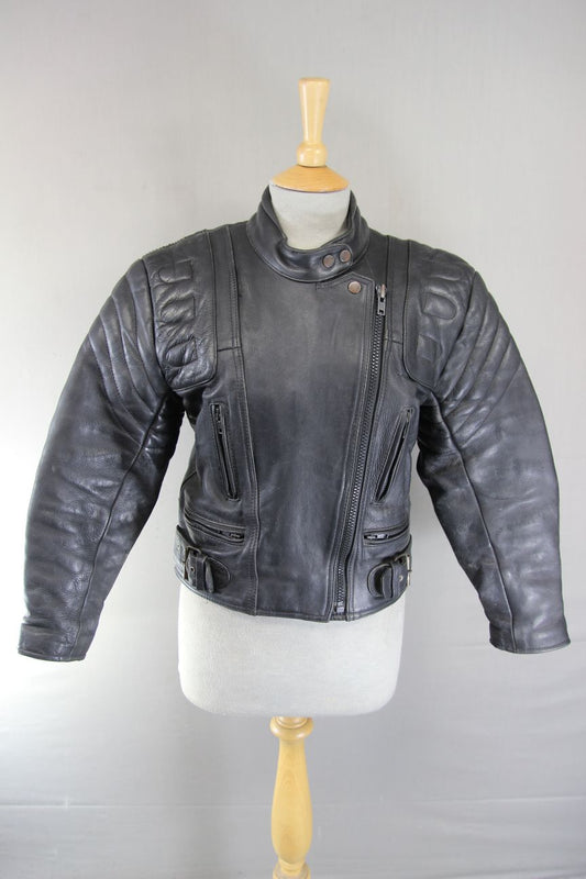 LADIES CLASSIC BLACK LEATHER BIKER JACKET: SIZE 8/30-32 INCH CHEST