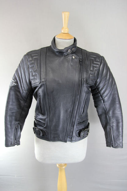 CLASSIC AKITO T-FORCE BLACK LEATHER BIKER JACKET: SIZE 10/32-34 INCH CHEST