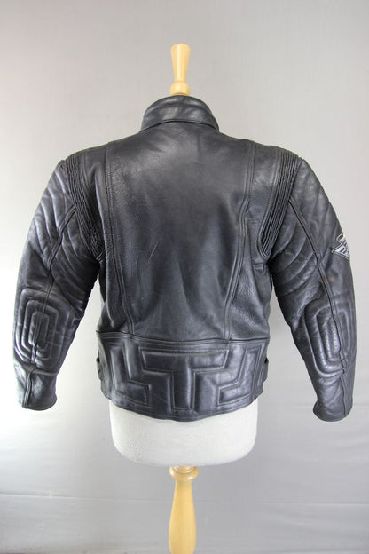 CLASSIC AKITO T-FORCE BLACK LEATHER BIKER JACKET: SIZE 10/32-34 INCH CHEST