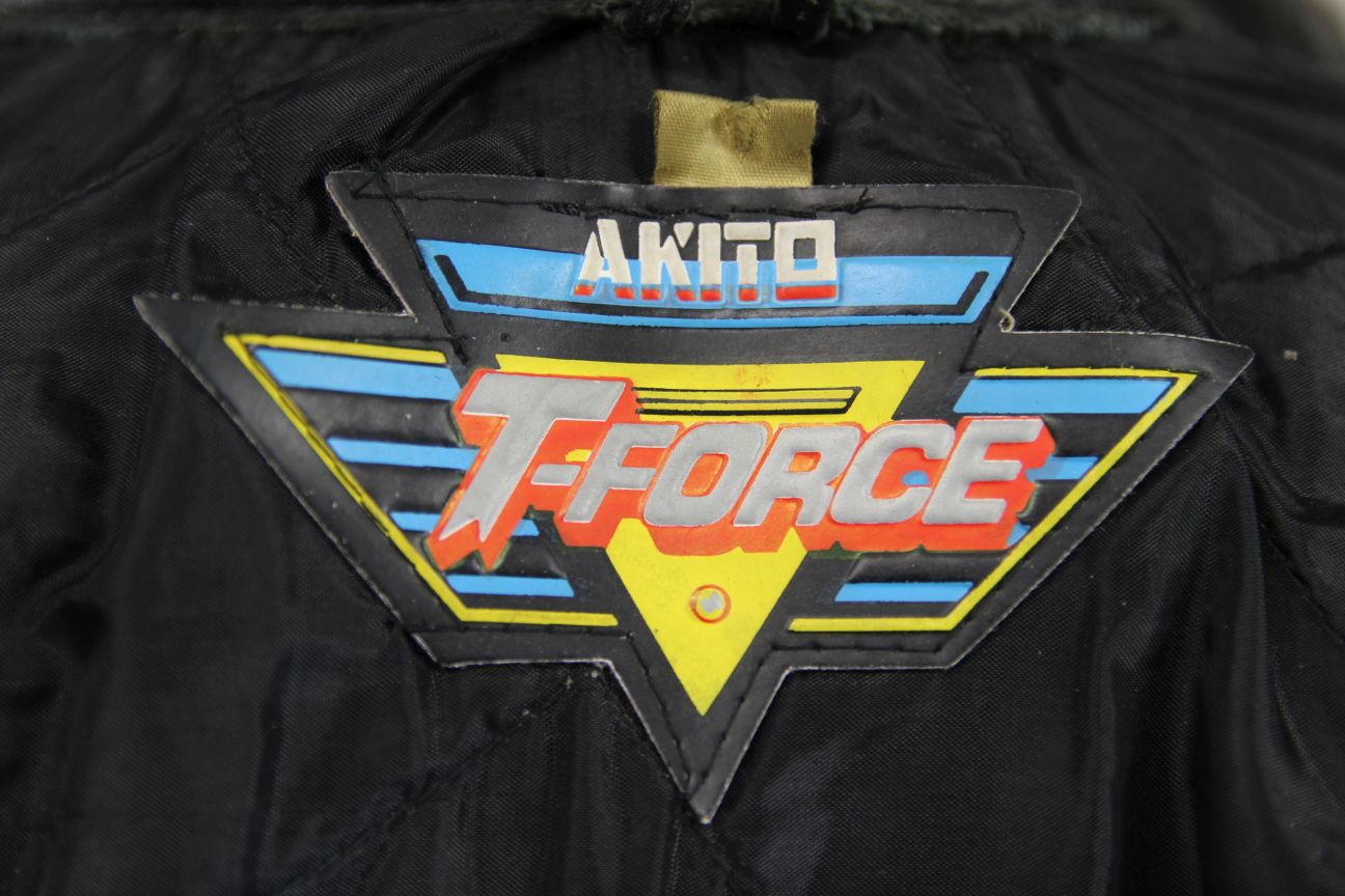 CLASSIC AKITO T-FORCE BLACK LEATHER BIKER JACKET: SIZE 10/32-34 INCH CHEST