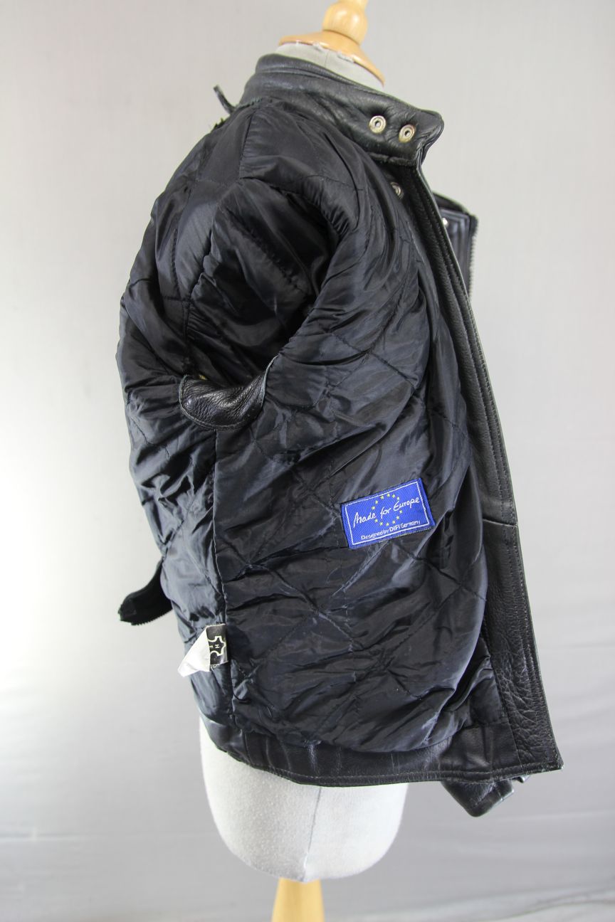 CLASSIC AKITO T-FORCE BLACK LEATHER BIKER JACKET: SIZE 10/32-34 INCH CHEST