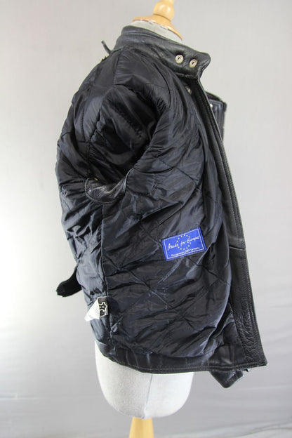 CLASSIC AKITO T-FORCE BLACK LEATHER BIKER JACKET: SIZE 10/32-34 INCH CHEST