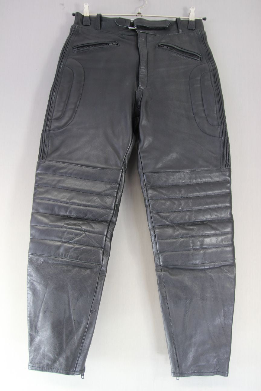 J&S BLACK LEATHER BIKER TROUSERS WAIST 30-32 INCH/INSIDE LEG 28 INCH (SHORT FIT)