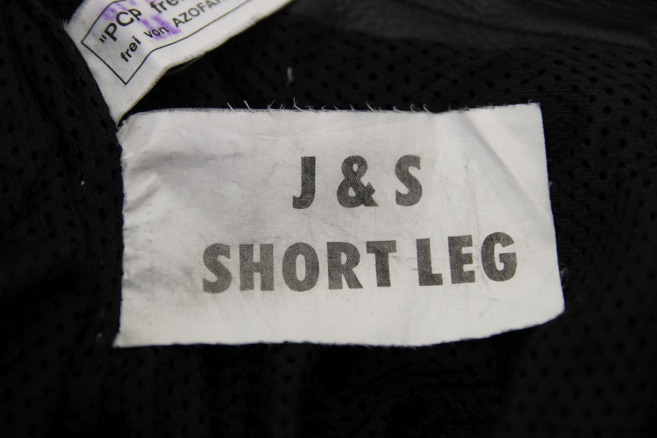 J&S BLACK LEATHER BIKER TROUSERS WAIST 30-32 INCH/INSIDE LEG 28 INCH (SHORT FIT)