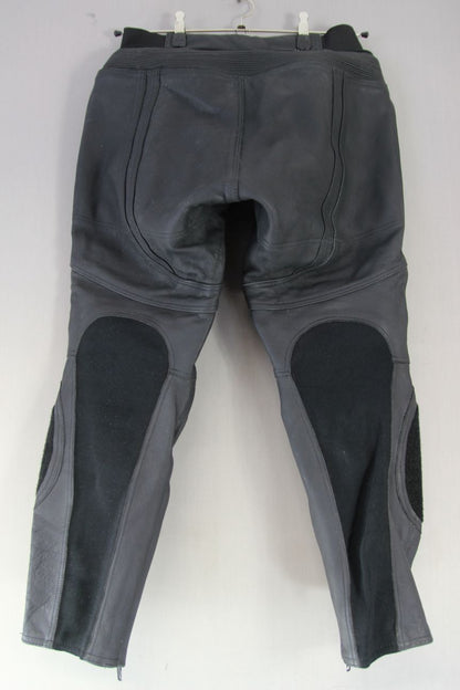 SPADA BLACK LEATHER BIKER TROUSERS + CE ARMOUR: WAIST 30-32 IN/INSIDE LEG 26 IN