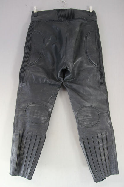 J&S BLACK LEATHER BIKER TROUSERS WAIST 32-34 INCH/INSIDE LEG 27 INCH (SHORT FIT)