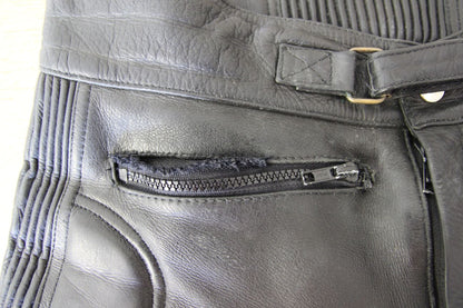 J&S BLACK LEATHER BIKER TROUSERS WAIST 32-34 INCH/INSIDE LEG 27 INCH (SHORT FIT)