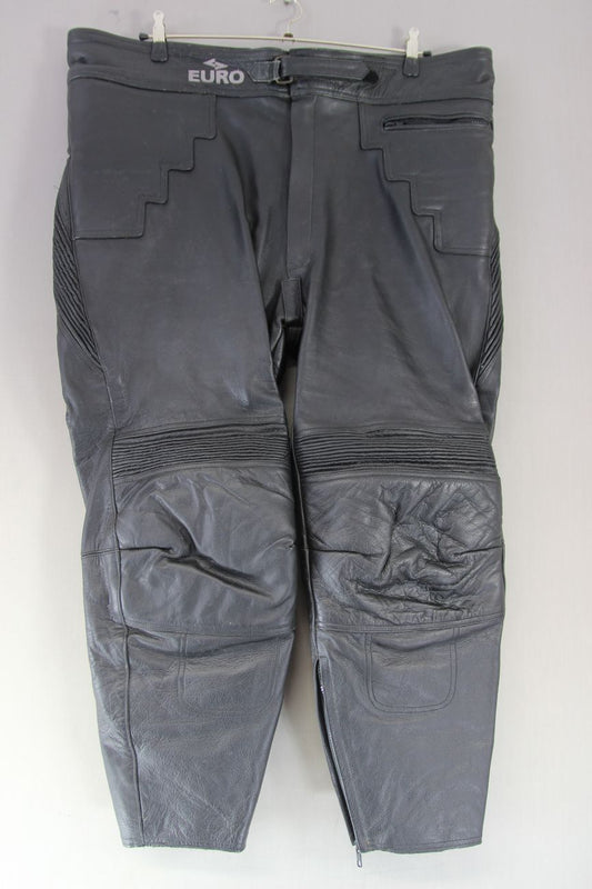 EURO STYLE BLACK LEATHER BIKER TROUSERS: WAIST 46 INCHES/INSIDE LEG 26 INCHES
