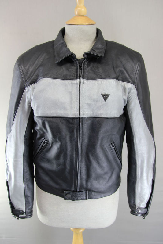 DAINESE BLACK & SILVER LEATHER BIKER JACKET WITH CE ARMOUR & THERMAL LINING 32IN