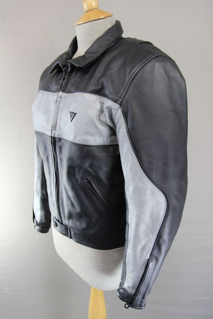 DAINESE BLACK & SILVER LEATHER BIKER JACKET WITH CE ARMOUR & THERMAL LINING 32IN