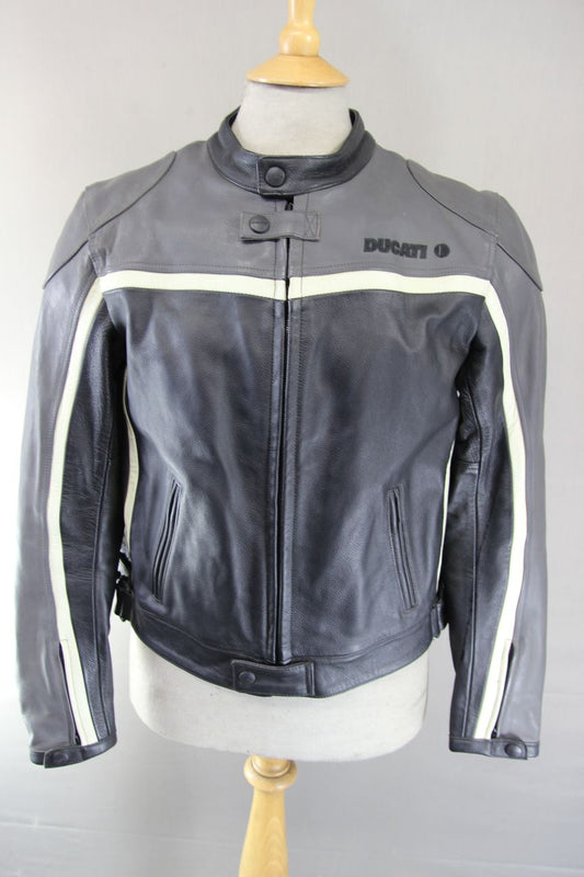 DUCATI ITALIAN MADE LEATHER BIKER JACKET WITH CE ARMOUR & THERMAL LINING 36 IN/S