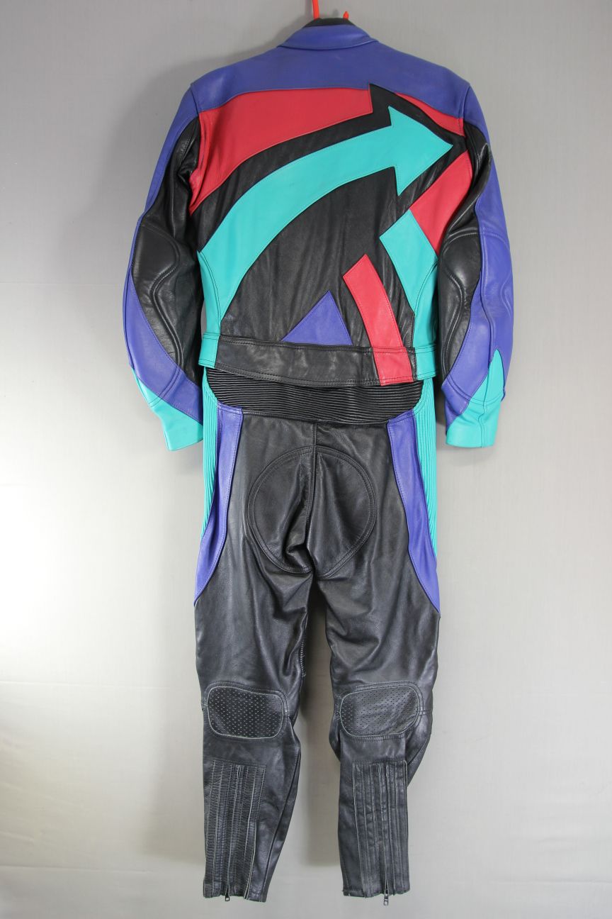 VINTAGE 80'S/90'S UVEX 2 PIECE LEATHER BIKER SUIT WITH PROTECTORS CHEST 38 INCH