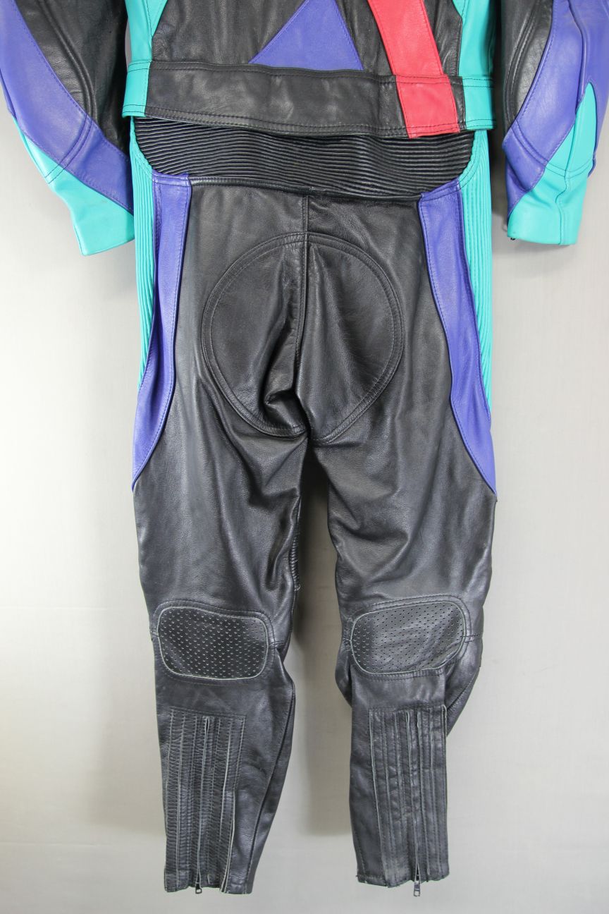 VINTAGE 80'S/90'S UVEX 2 PIECE LEATHER BIKER SUIT WITH PROTECTORS CHEST 38 INCH
